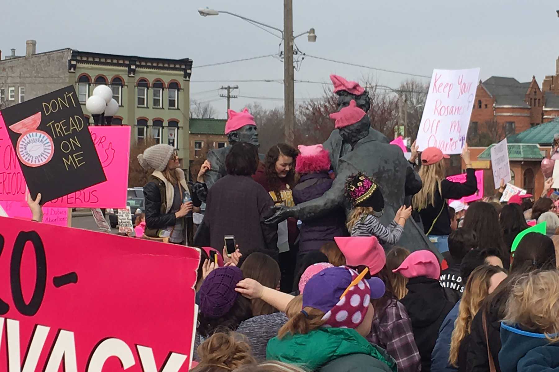 Community+stands+with+Planned+Parenthood