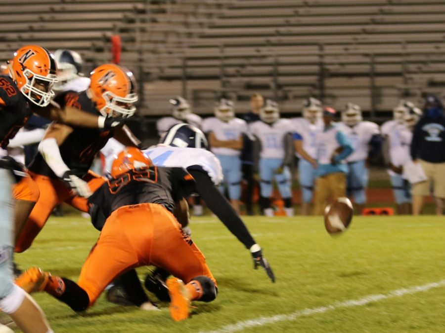 Senior DE Jaxon Creasey forced a fumble recovered by ILB Levi Smaling.