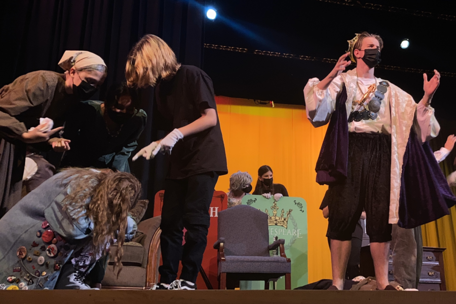 Chaos ensues on stage as the seven mini-plays collide towards the end of the show.