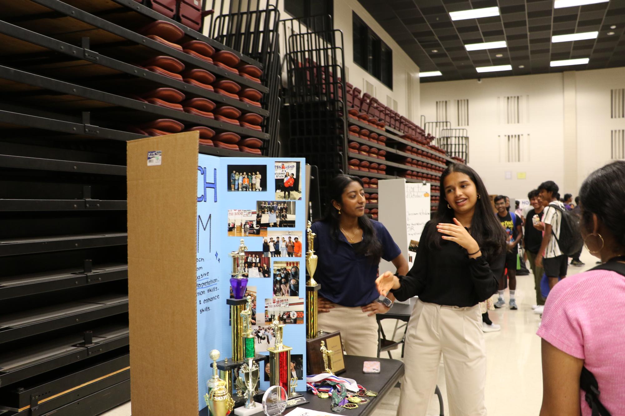 Activities fair highlights diverse range of student involvement options [photo gallery]