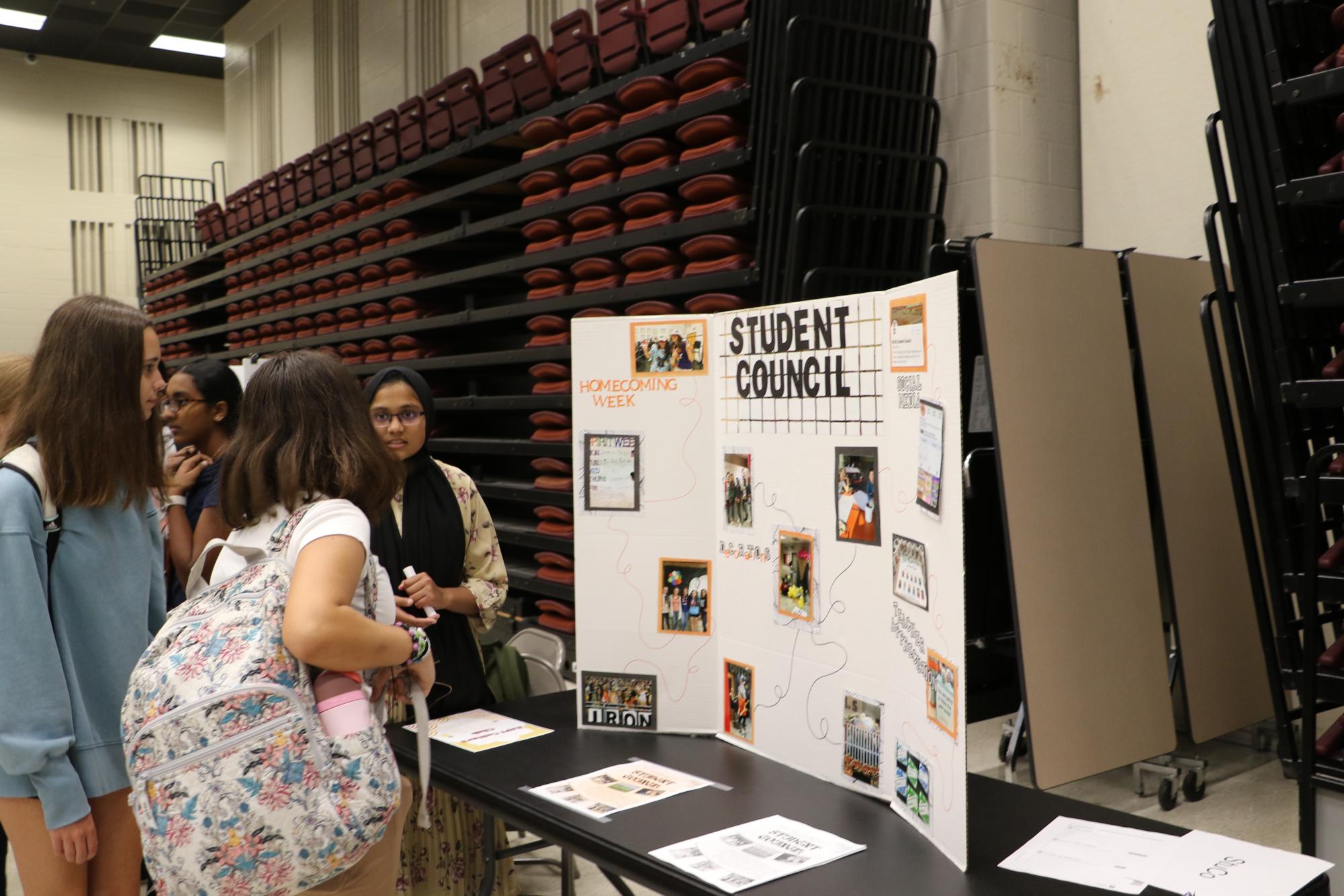 Activities fair highlights diverse range of student involvement options [photo gallery]