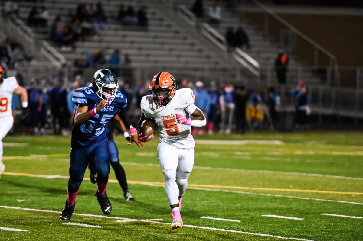 On Community’s first play from scrimmage, Calen Taylor took a Kyle Beaty pass 68 yards for a score with 10:30 to play in the first quarter.

Photo Courtesty of: LaCompte // Ironmenfootball.com