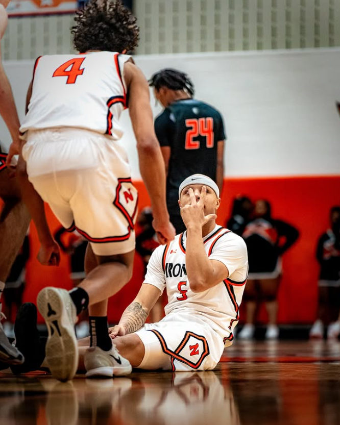 Trey Birditt was just one of the heroes of Thursday night's nailbiter, hitting two perimeter shots to outlast the Rams. 

Photo Courtesy of: Charles Green // Instagram @the.varsity309 & @crgmojo