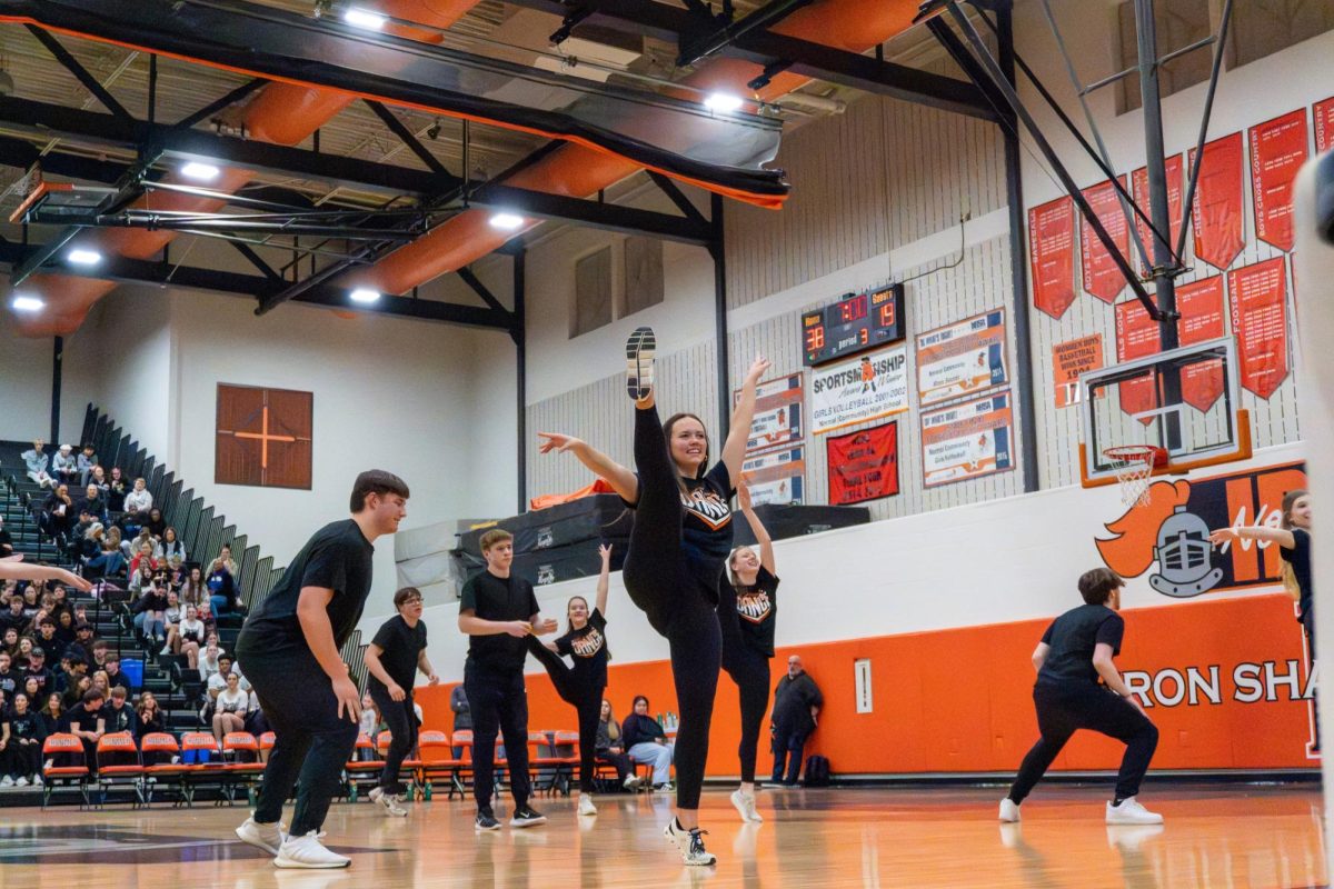 Dance caps season with annual Guy/Girl performance [photo gallery]