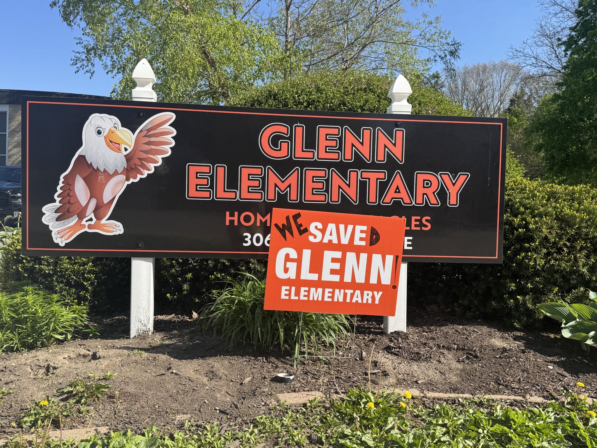 Board approves amended enrollment plan; preserves Carlock, Glenn Elementaries